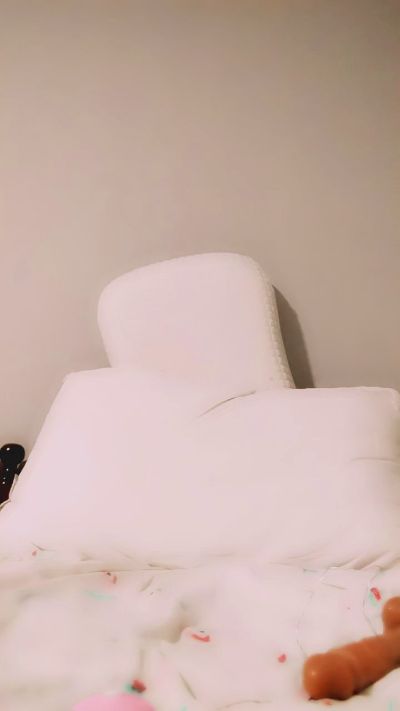 nicole2303 live cam on Cam4