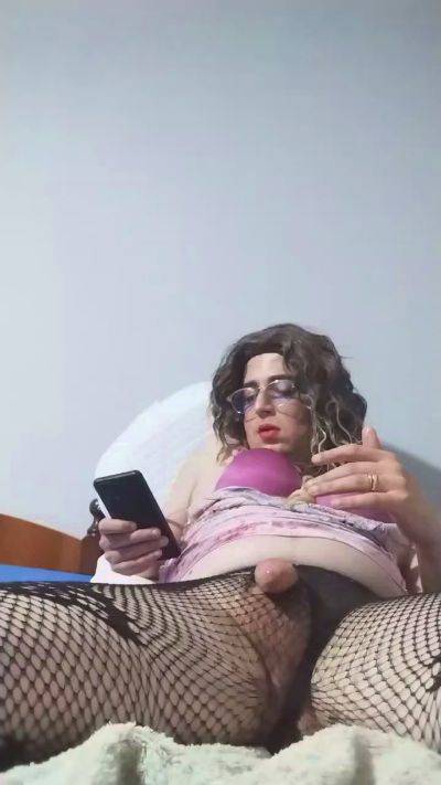 nicole2303 live cam on Cam4