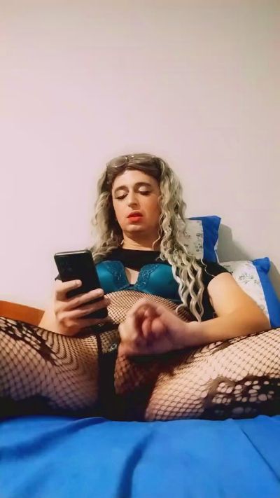 nicole2303 live cam on Cam4