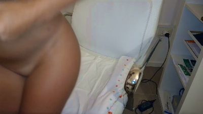 nicole84 live cam on Cam4