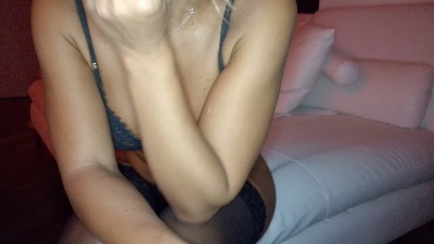 nicole84 live cam on Cam4