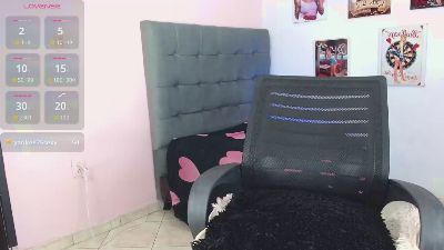 nicole_bigboobs live cam on Cam4