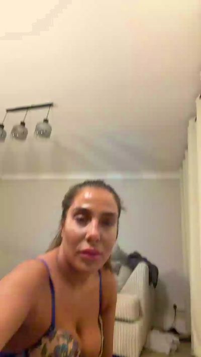 nicolespence live cam on Cam4