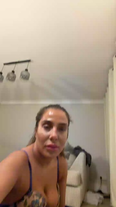 nicolespence live cam on Cam4