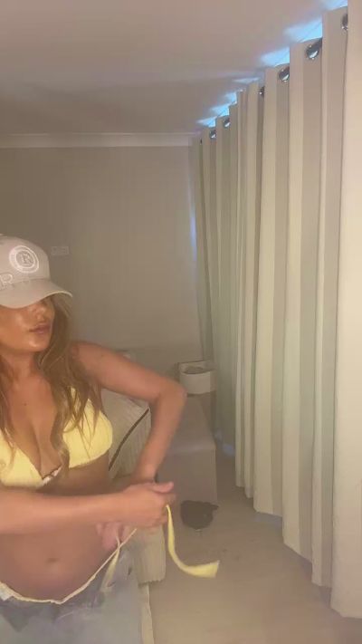 nicolespence live cam on Cam4