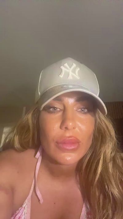 nicolespence live cam on Cam4