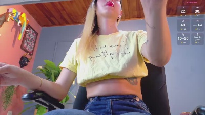 nikii_doll live cam on Cam4