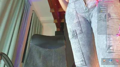 nikii_doll live cam on Cam4