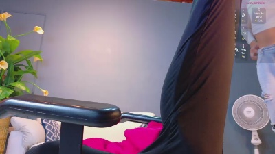 nikii_doll live cam on Cam4