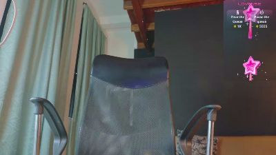nikii_doll live cam on Cam4