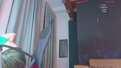 nikii_doll live cam on Cam4