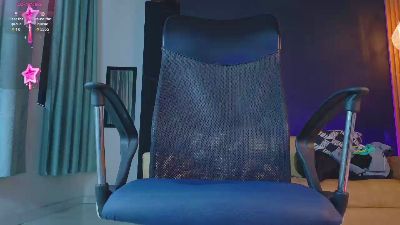 nikii_doll live cam on Cam4