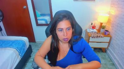 nikki_nikol live cam on Cam4