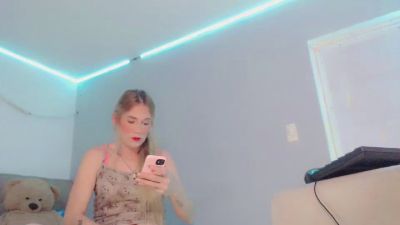 nikole_brith live cam on Cam4