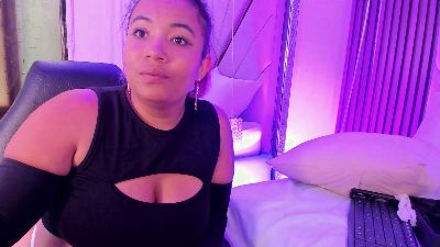 ninahazee live cam on Cam4
