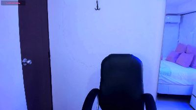 ninahazee live cam on Cam4