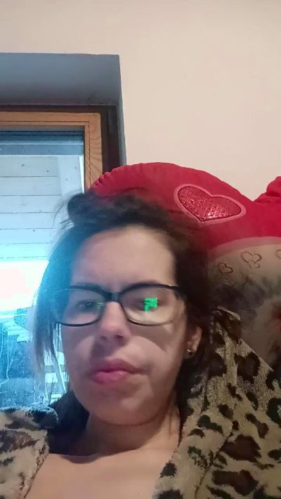 ninetta88 live cam on Cam4