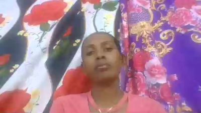 ninie22 live cam on Cam4