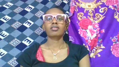 ninie22 live cam on Cam4