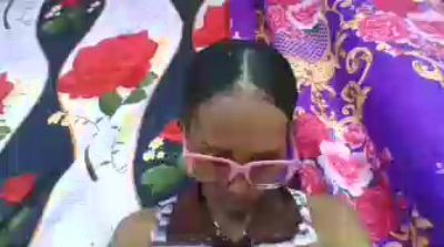 ninie22 live cam on Cam4