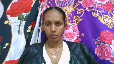 ninie22 live cam on Cam4