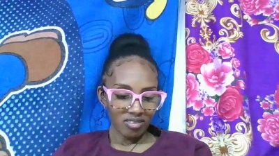 ninie22 live cam on Cam4