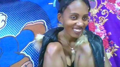 ninie22 live cam on Cam4