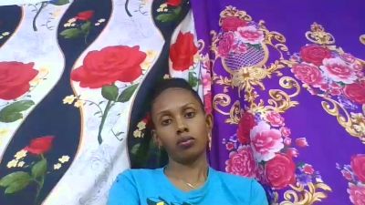 ninie22 live cam on Cam4