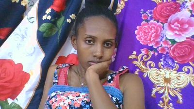 ninie22 live cam on Cam4