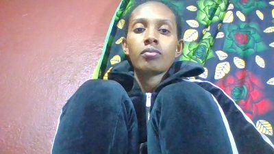 ninie22 live cam on Cam4