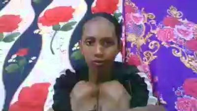 ninie22 live cam on Cam4