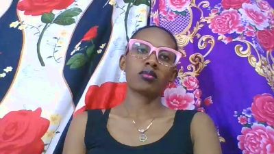 ninie22 live cam on Cam4
