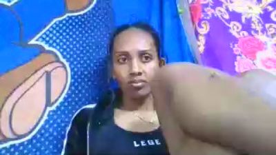 ninie22 live cam on Cam4
