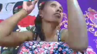 ninie22 live cam on Cam4