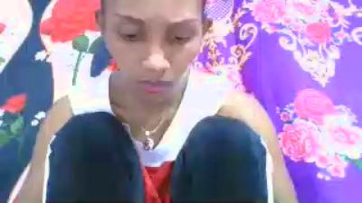 ninie22 live cam on Cam4