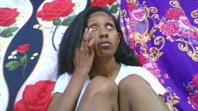 ninie22 live cam on Cam4