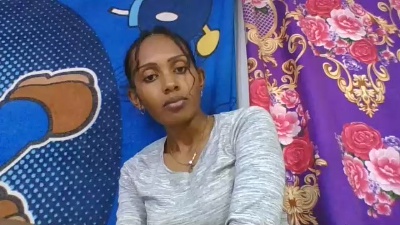 ninie22 live cam on Cam4