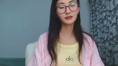 niufrommaccau live cam on Cam4