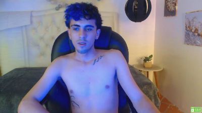 noah_bluex live cam on Cam4