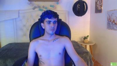 noah_bluex live cam on Cam4