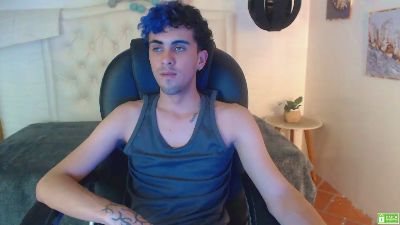 noah_bluex live cam on Cam4
