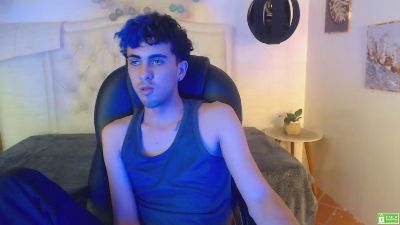 noah_bluex live cam on Cam4
