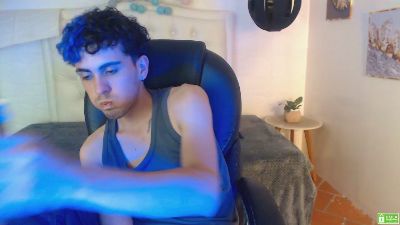 noah_bluex live cam on Cam4