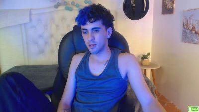 noah_bluex live cam on Cam4