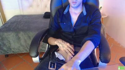 noah_bluex live cam on Cam4