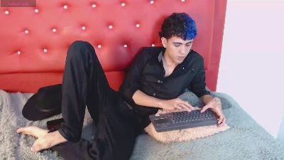 noah_bluex live cam on Cam4