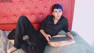 noah_bluex live cam on Cam4