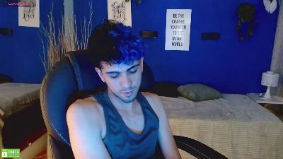 noah_bluex live cam on Cam4