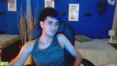 noah_bluex live cam on Cam4