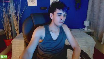 noah_bluex live cam on Cam4